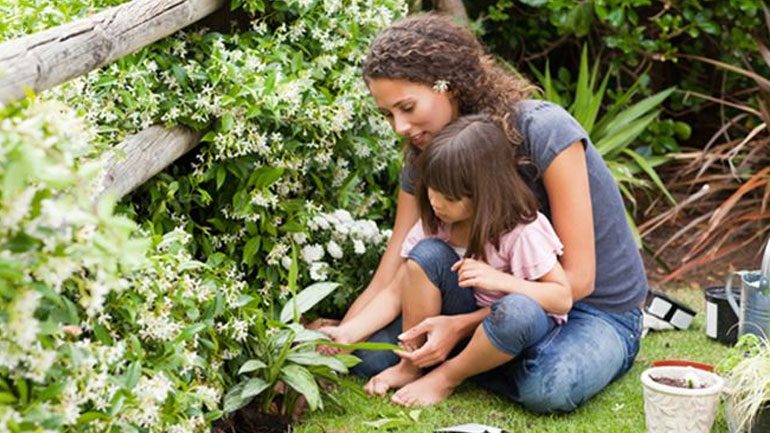 Ενισχύστε τη φυσική δραστηριότητα του παιδιού σας και απαλλάξτε το από την καθιστική ζωή